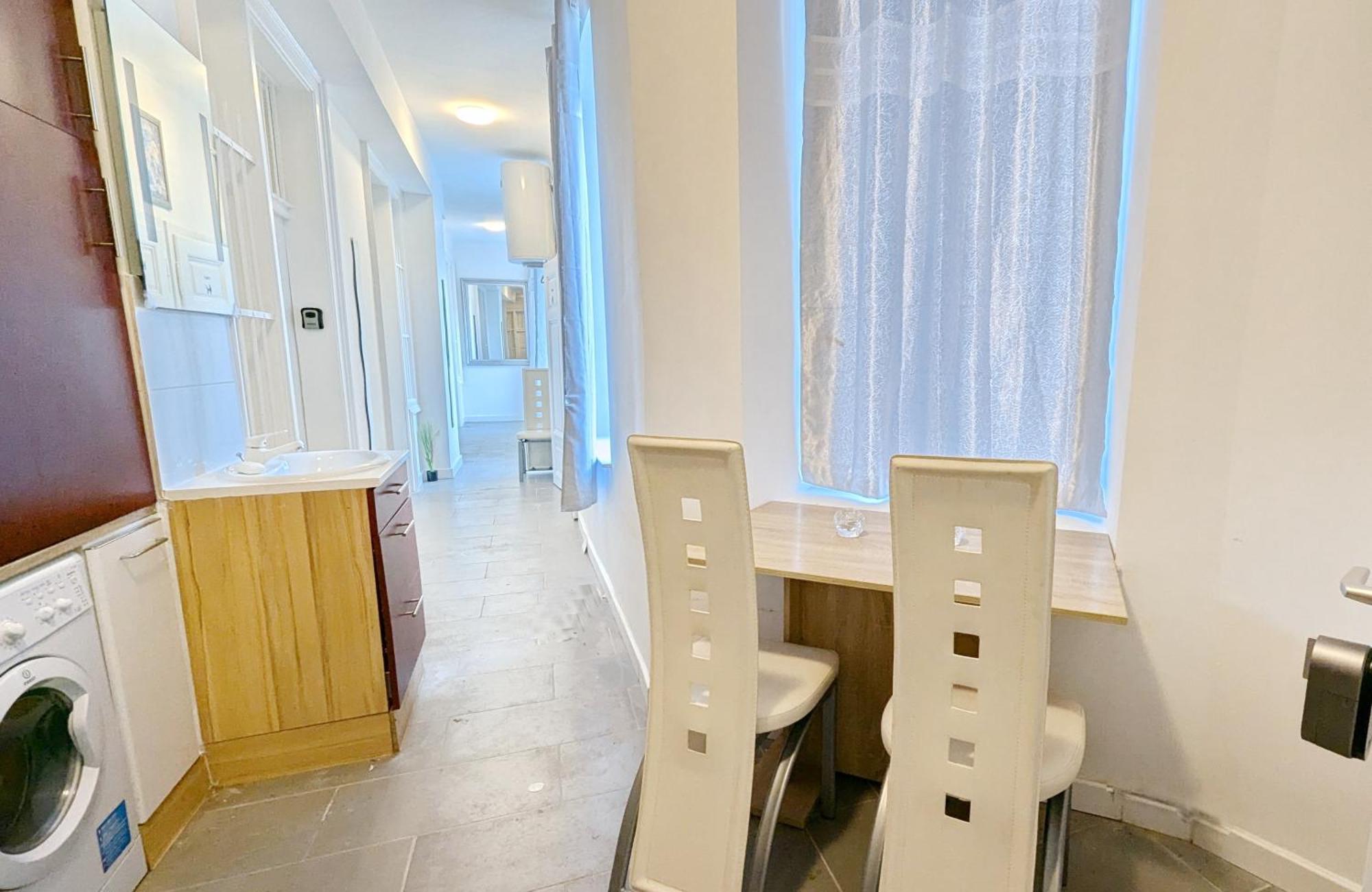Cozy Rooms In Lugner City Area Vienna Exterior photo