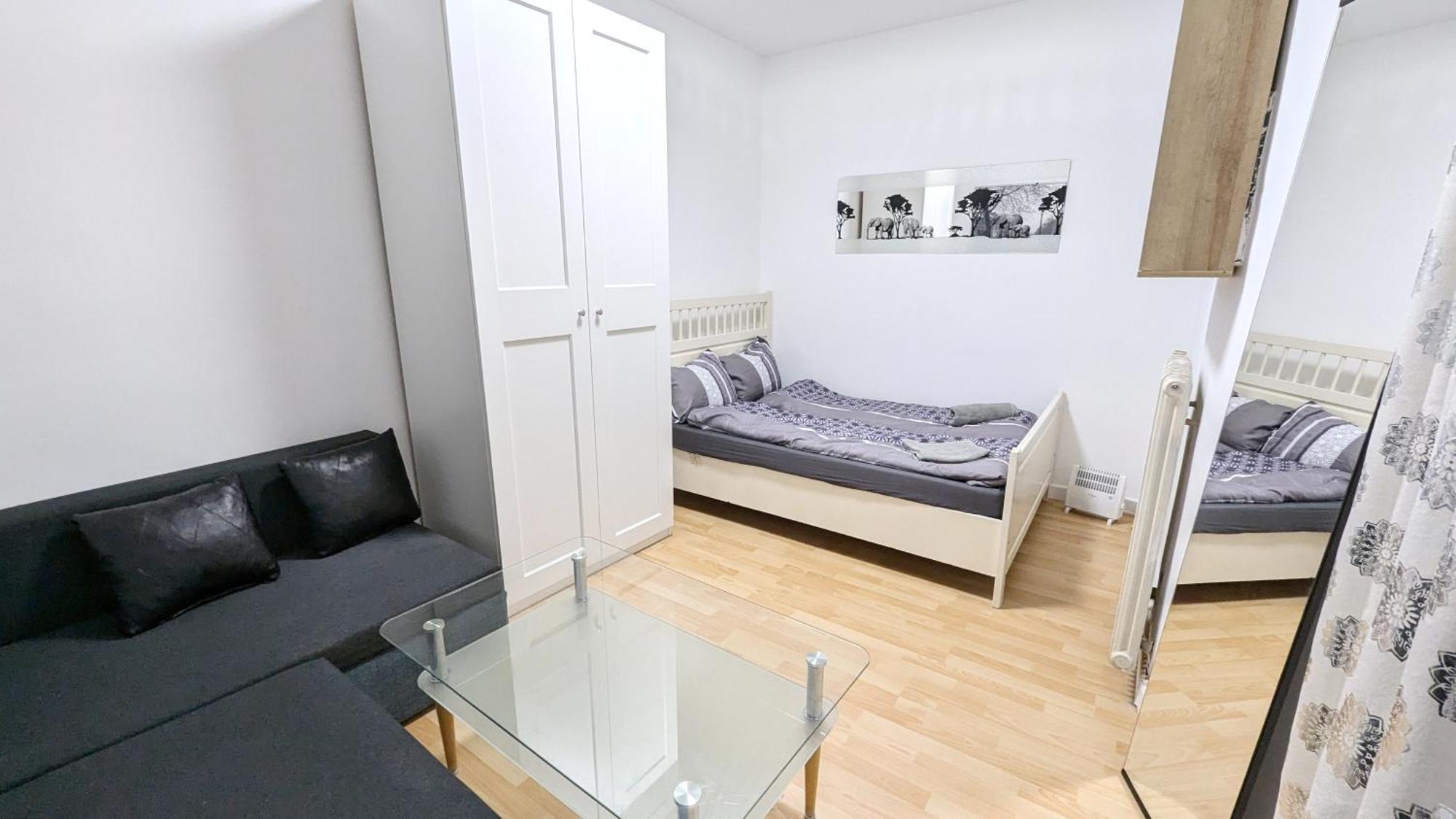 Cozy Rooms In Lugner City Area Vienna Exterior photo